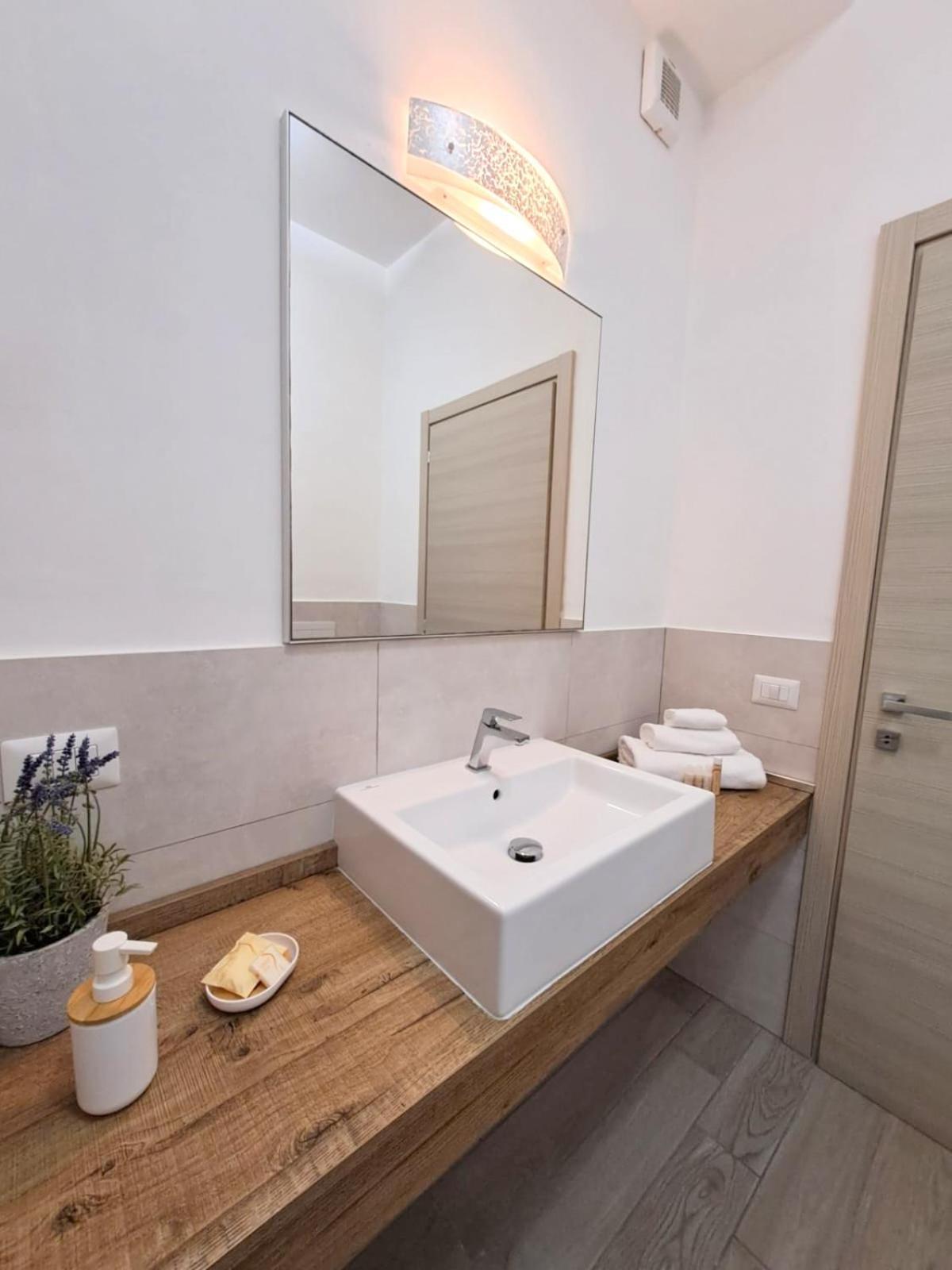 Ajana Rooms By Accomodo Κάλιαρι Εξωτερικό φωτογραφία